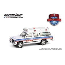 GL67060-B - 1/64 FIRST RESPONDERS SERIES 2 - 1991 CHEVROLET SURBURBAN AMBULANCE - GLACIER COUNTY EMS - CUT BANK, MONTANA