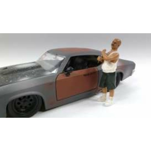 AD23816 - 1/24 AUTO THEFT FIGURE NO.1 (CAR NOT INCLUDED).