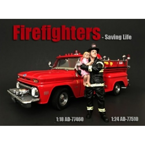 AD77510 - 1/24 FIRE FIGHTER SAVING LIFE