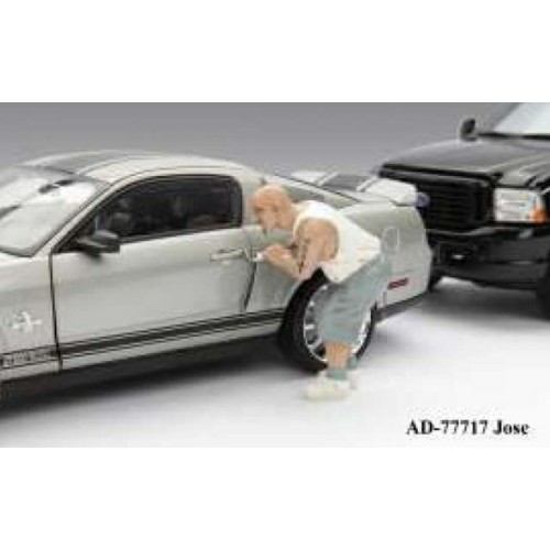 AD77716 - 1/18 AUTO THEFT FIGURE JOSE (CARS NOT INCLUDED)