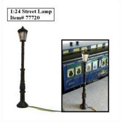 AD77720 - 1/24 WORKING STREET LAMP ASSORTMENT (SET OF 2)