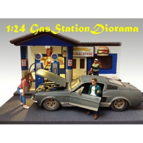 AD77729 - GAS STATION DIORAMA (CAR, MOTORCYCLES AND FIGURES NOT INCLUDED)