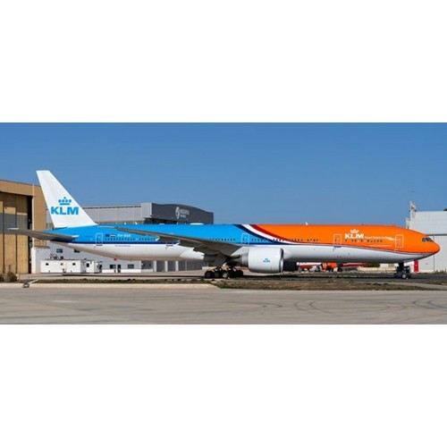 AV4212 - 1/400 PH-BVA KLM ROYAL DUTCH AIRLINES BOEING 777-306ER DETACHABLE GEAR