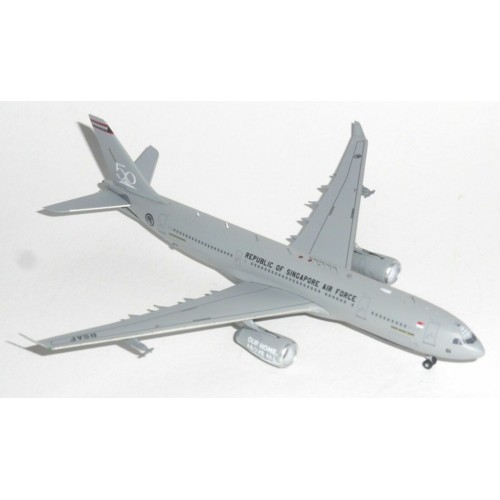 AV4MRTTRSAF50 - 1/400 SINGAPORE - AIR FORCE AIRBUS A330-243MRTT 761 WITH STAND