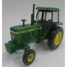 BF43376 - 1/32 JOHN DEERE 4240