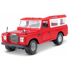 BG22063R - 1/24 LAND ROVER S3 109 - RED