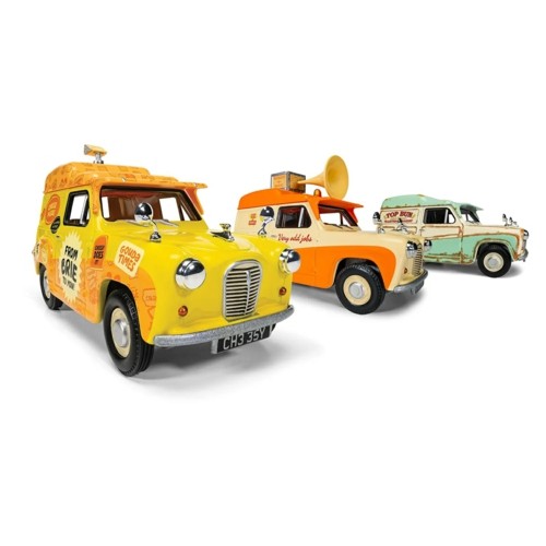 CC80505 - 1/43 WALLACE AND GROMIT AUSTIN A35 VAN COLLECTION - CHEESE PLEASE, TOP BUN, SPICK AND SPANMOBILE