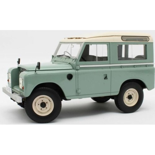 CULCML114-2 - 1/18 LAND ROVER 88 SERIES III GREEN