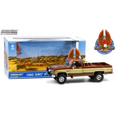 GL13560 - 1/18 FALL GUY STUNTMAN ASSOCIATION - 1982 GMC K-2500 SIERRA GRANDE WIDESIDE