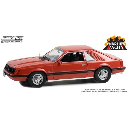 GL13601 - 1/18 1979 FORD MUSTANG GHIA - MEDIUM RED WITH BLACK STRIPE TREATMENT CHARLIE'S ANGELS (1976-1981 TV SERIES)