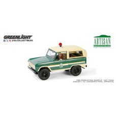 GL19143 - 1/18 ARTISAN COLLECTION - 1967 FORD BRONCO - SMOKEY BEAR FOREST RANGER