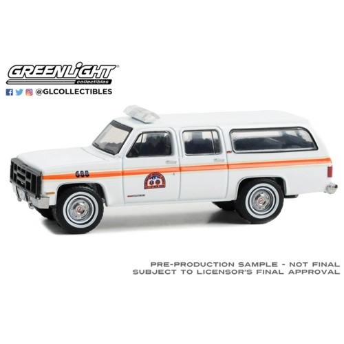 GL30446 - 1/64 FIRST RESPONDERS - 1991 GMC SUBURBAN - NYC EMS (CITY OF NEW YORK EMERGENCY MEDICAL SERVICES)