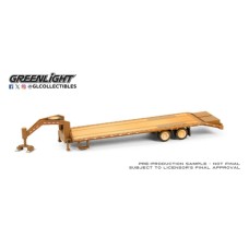 GL30522 - 1/64 GOOSENECK TRAILER - WEATHERED WITH RED AND WHITE CONSPICUITY STRIPES