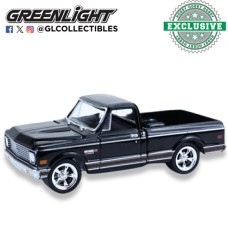 GL30546 - 1/64 CHEVY CHEYENNE C10 SHORT BED 1972 - BLACK (HOBBY EXCLUSIVE)