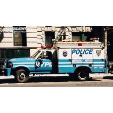 GL30583 - 1/64 HOT PURSUIT - FORD F-350 NYPD 1995 - EMERGENCY SERVICE - NEW TOOLING - HOBBY EXCLUSIVE