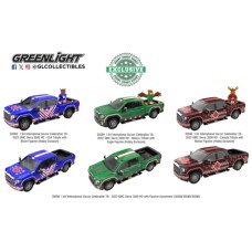 GL30606 - 1/64 INTERNATIONAL SOCCER CELEBRATION 26 - 2022 GMC SIERRA 2500 HD WITH FIGURINE ASSORTMENT (30588/30589/30590)