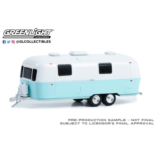 GL34130-D - 1/64 HITCHED HOMES SERIES 13 1971 AIRSTREAM DOUBLE-AXLE LAND YACHT SAFARI CUSTOM WHITE AND SEAFOAM