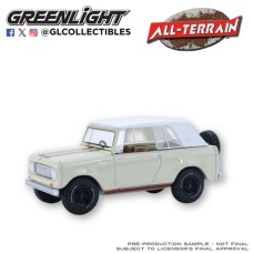 GL35310-B - 1/64 ALL TERRAIN SERIES 17 - INTERNATIONAL SCOUT 800 SPORTOP 1967 - CREAM AND BROWN