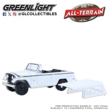 GL35310-C - 1/64 ALL TERRAIN SERIES 17 - JEEP JEEPSTER COMMANDO 1971  - WHITE
