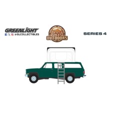 GL38080-E - 1/64 THE GREAT OUTDOORS SERIES 4 - 1990 CHEVROLET SUBURBAN - GREEN WITH MODERN ROOFTOP COUNTER