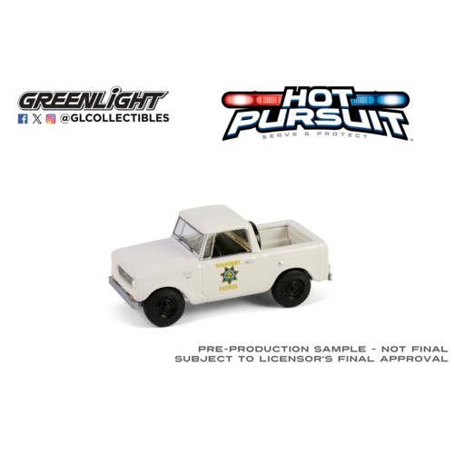 GL43040-B - 1/64 HOT PURSUIT SERIES 46 - 1964 HARVESTER SCOUT HALF CAB - CALIFORNIA HIGHWAY PATROL