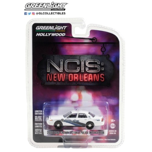GL44990-E - 1/64 HOLLYWOOD SERIES 39 NCIS NEW ORLEANS (2014-21 TV SERIES) 2006 FORD CROWN VICTORIA POLICE INTERCEPTOR - NEW ORLEANS POLICE