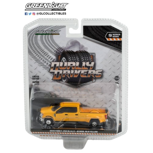 GL46090-D - 1/64 DUALLY DRIVERS SERIES 9 2019 FORD F-350 DUALLY - SCHOOL BUS YELLOW