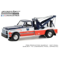 GL46130-A - 1/64 DUALLY DRIVERS SERIES 13 - 1968 CHEVROLET C-30 DUALLY WRECKER - STANDARD OIL ROAD SERVICE SOLID PACK