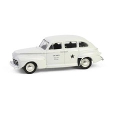 GL61050-C - 1/64 BATTALION 64 SERIES 5 - 1946 FORD FORDOR SUPER DELUXE - U.S. NAVY STAFF CAR