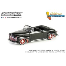 GL63060-A - 1/64 CALIFORNIA LOWRIDERS - SERIES 5 - 1947 FORD DELUXE  CONVERTIBLE - BLACK AND RED SOLID PACK