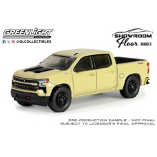 GL68050-C - 1/64 SHOWROOM FLOOR SERIES 5 - 2023 CHEVROLET SILVERADO LT TRAIL BOSS Z71 - SAND DUNE METALLIC SOLID PACK