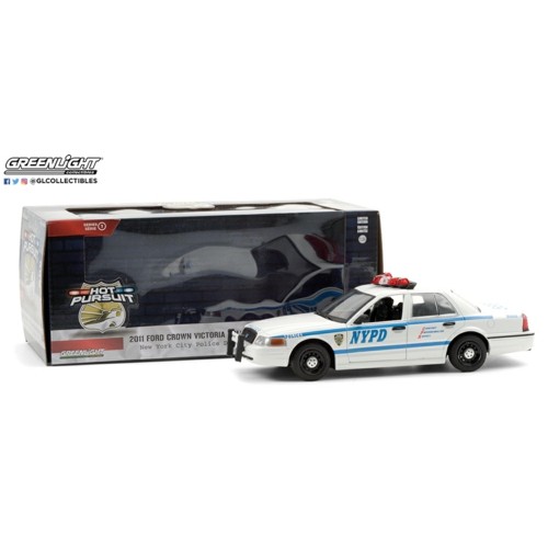GL85513 - 1/24 HOT PURSUIT - 2011 FORD CROWN VICTORIA POLICE NEW YORK CITY POLICE DEPT (NYPD)