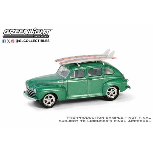 GL97160-A - 1/64 THE HOBBY SHOP SERIES 16 - 1946 FORD FORDOR SUPER DELUXE WITH ROOF RACK  AND SURFBOARDS