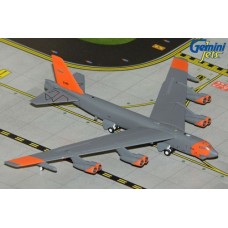GMUSA149 - 1/400 U.S. AIR FORCE B-52H STRATOFORTRESS 61-0028 WOLFPACK RETRO ORANGE LIVERY