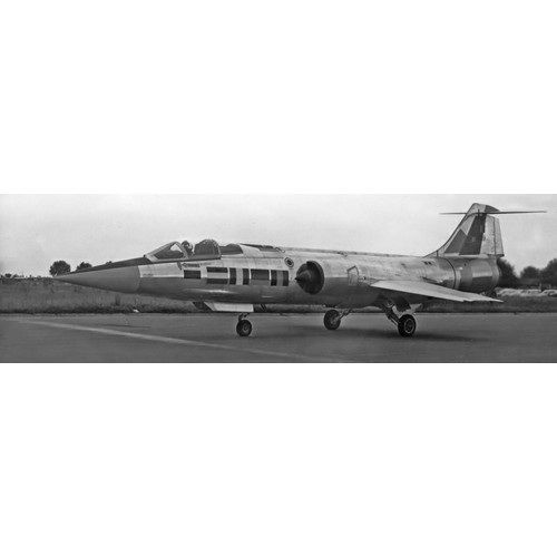 HA1070 - 1/72 F-104G WORLD SPEED RECORD HOLDER C/N 9028, BELGIUM AIR FORCE, JUNE 6, 1963