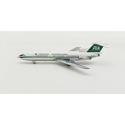 IF121EPK0723P - 1/200 TRIDENT 1E PIA AP-ATK WITH STAND