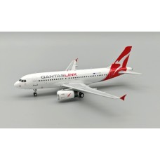 IF319QF0624 - 1/200 QANTASLINK (NETWORK AVIATION) AIRBUS A319-132 VH-8NP WITH STAND