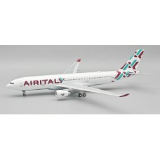 IF332IG0925 - 1/200 AIR ITALY AIRBUS A330-203 EI-GGP WITH STAND