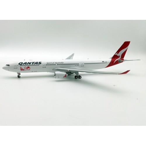 IF333QF0522 - 1/200 QANTAS AIRBUS A330-300 VH-QPA WITH STAND