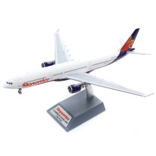 IF333SG0719 - 1/200 SKYSERVICE AIRLINES AIRBUS A330-322 C-FBUS WITH STAND