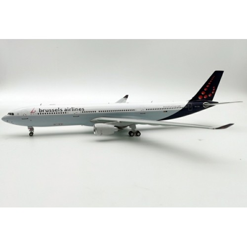 IF333SN0422 - 1/200 BRUSSELS AIRLINES AIRBUS A330-301 OO-SFO WITH STAND