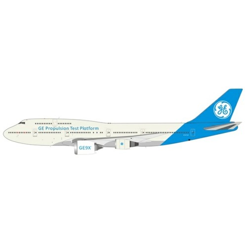 IF744GE0722 - 1/200 GENERAL ELECTRIC BOEING 747-400 N747GF WITH STAND