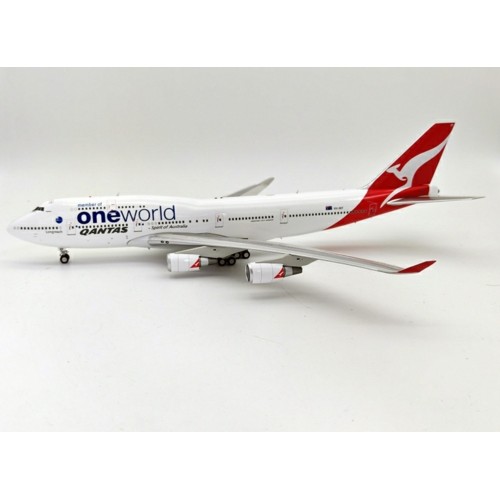 IF744QA0523 - 1/200 ONEWORLD (QANTAS) BOEING 747-400 VH-OEF WITH STAND