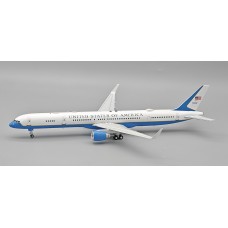 IF753USAF003 - 1/200 USA AIR FORCE BOEING 757-300 75300 WITH STAND