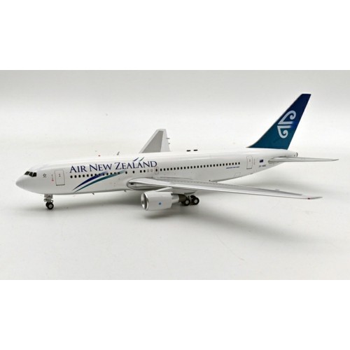IF762NZ1023 - 1/200 AIR NEW ZEALAND BOEING 767-219/ER ZK-NBC WITH STAND NEW COLOURS