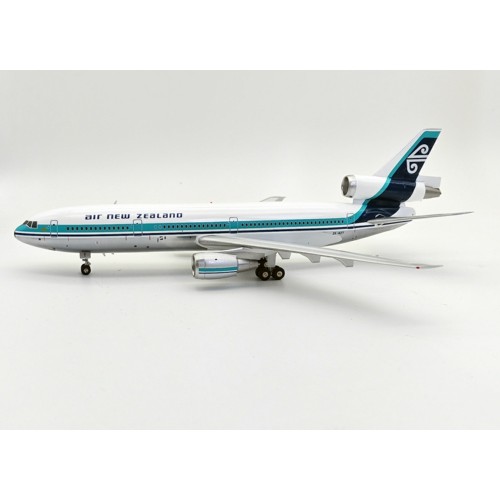 IFDC10ZK0323P - 1/200 AIR NEW ZEALAND MCDONNELL DOUGLAS DC-10-30 ZK-NZT WITH STAND