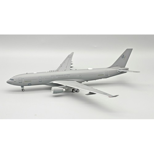IFKC30RAAF007 - 1/200 AUSTRALIA - AIR FORCE AIRBUS KC-30A (A330-203MRTT) A39-007 WITH STAND