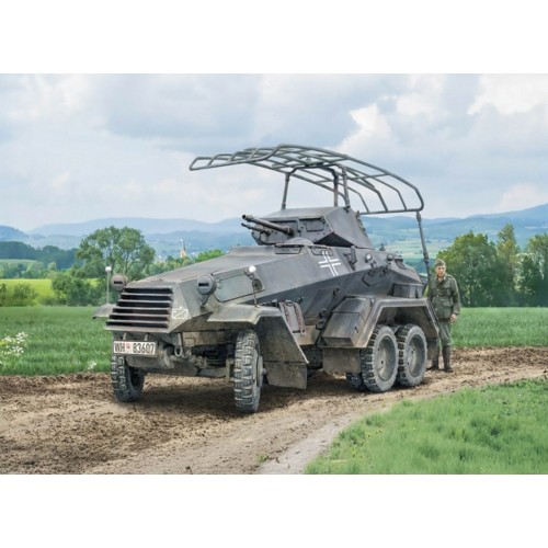 IT97032 - 1/72 SD. KFZ. 232. 6 RAD