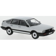 IXCLC425 - 1/43 VW PASSAT B2 SILVER 1985