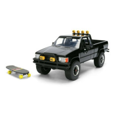 JAD36479 - 1/24 HOLLYWOOD RIDES - BACK TO THE FUTURE - TOYOTA SR5 PICK UP 1985 - WITH MARTYS SKATEBOARD